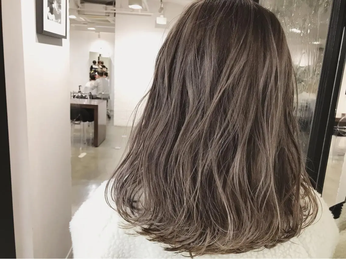 ミディアム カラー ベージュカラー ミルクティーベージュ ボブ　ショート 特化 迫田紘史のヘアスタイル