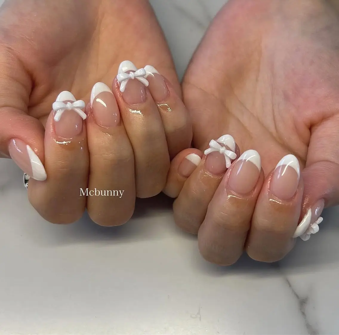 インスタフォロー提示で¥5.600円！！！王道フレンチネイル👑の写真