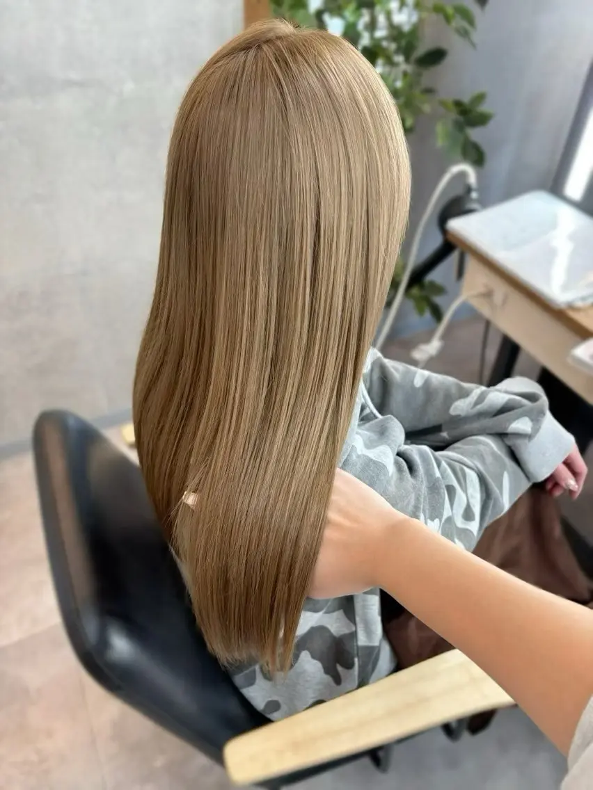 ロング カット ヘアカラー TAKAHASHI REIKAのヘアスタイル