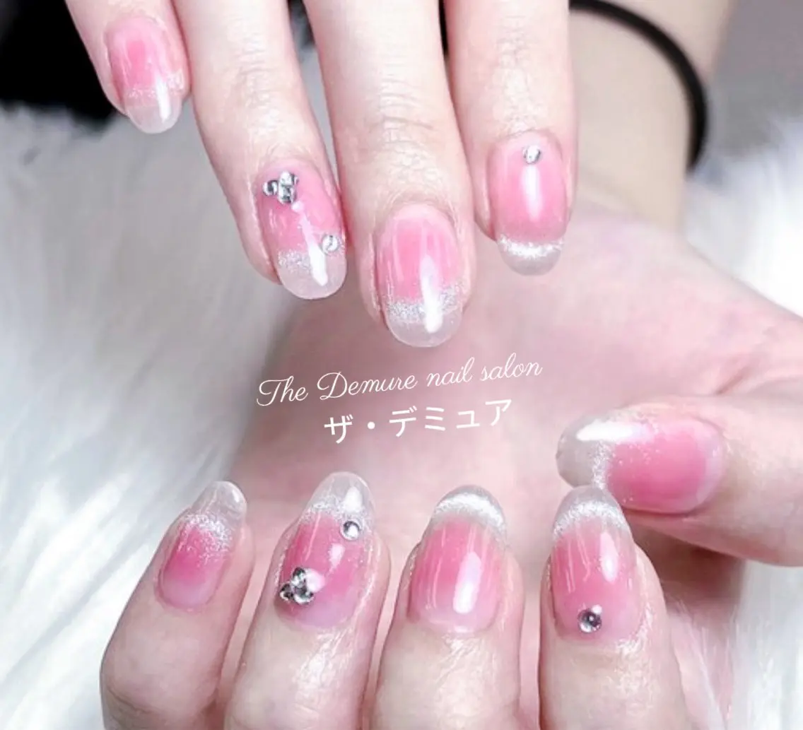 💗【期间限定】ワンホンネイル　マグネット🧲グラデ➕チークネイル 8個ストーン🥰超可愛いの写真