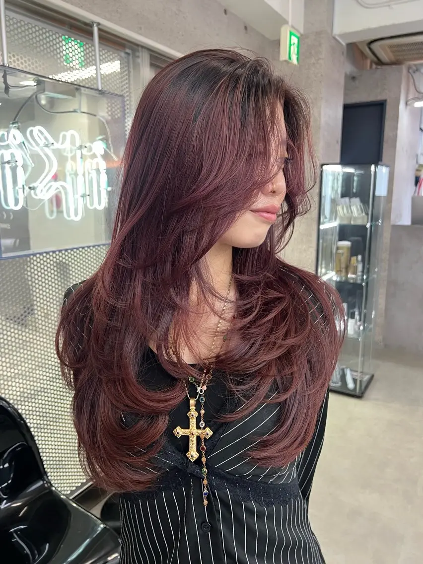 ロング レイヤーカット カット アンナ🦋海外ヘア バレイヤージュのヘアスタイル