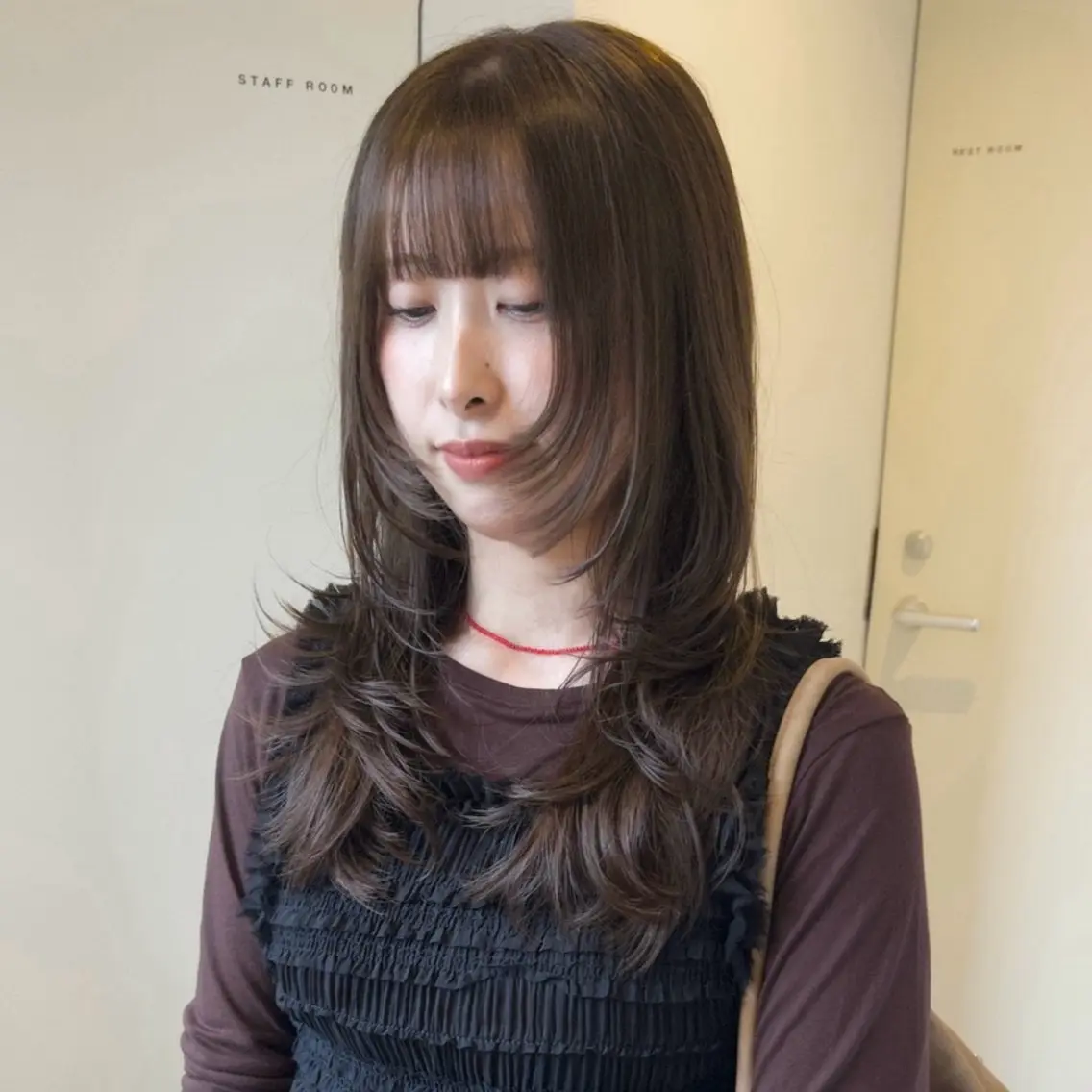 セミロング カラー ブリーチ 透明感カラー ダブルカラー ブリーチなしカラー 顔まわりレイヤー カット ヘアカラー トリートメント nonoka オリーブ/レイヤーのヘアスタイル