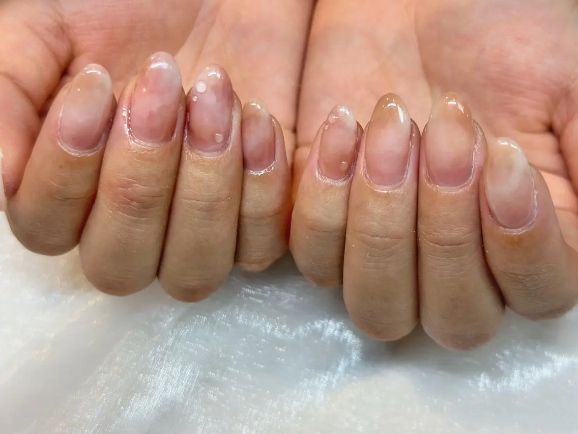 ネイル ニュアンスネイル シンプルネイル リル シャインのネイルデザイン