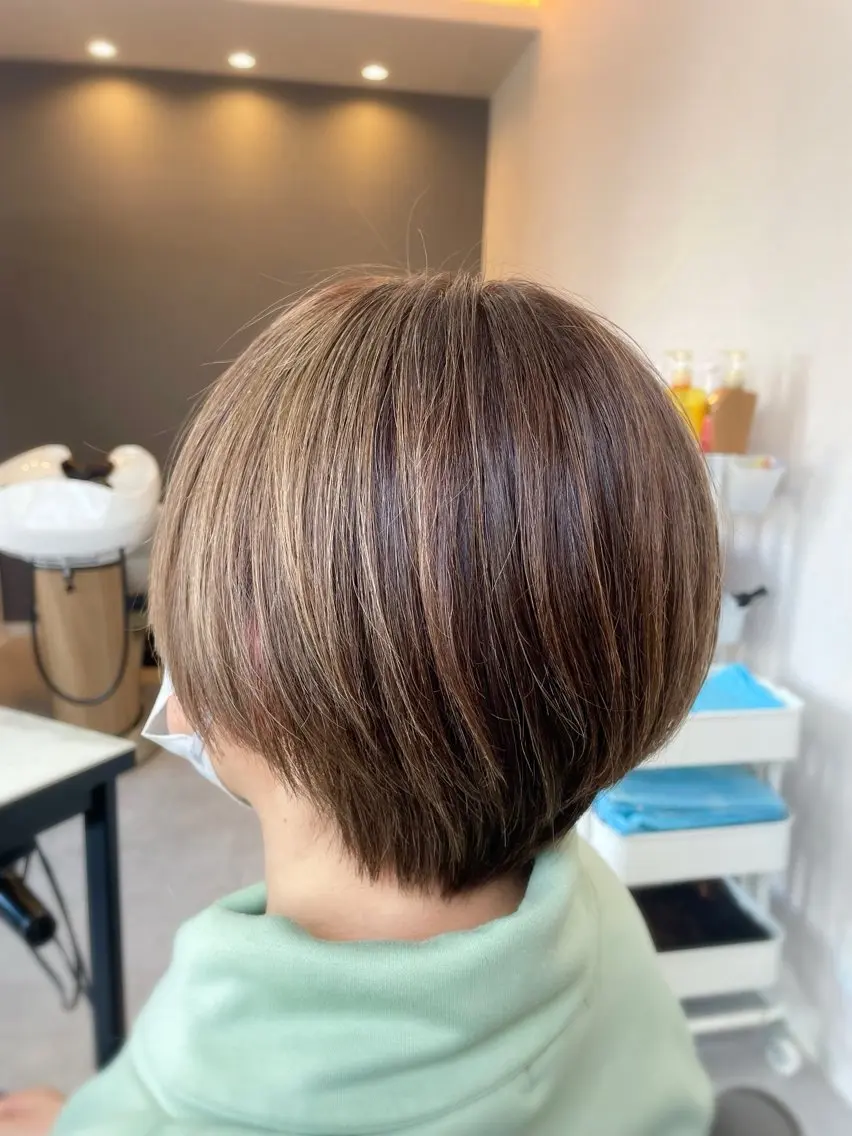 ショート カラー ベージュカラー カット ヘアカラー トリートメント 森山 雄太のヘアスタイル