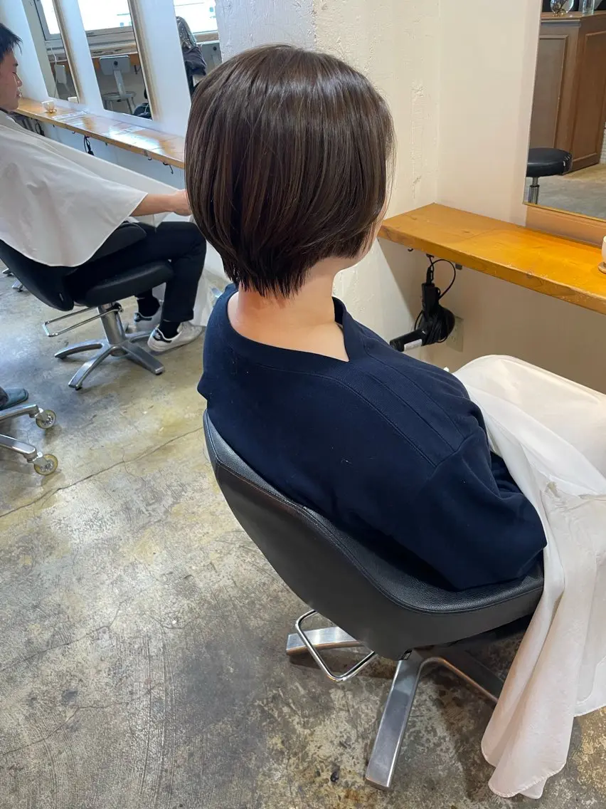 ショート カラー グレージュ オリーブグレージュ オリーブグレー MIOベージュカラー 柔らかいカラーのヘアスタイル