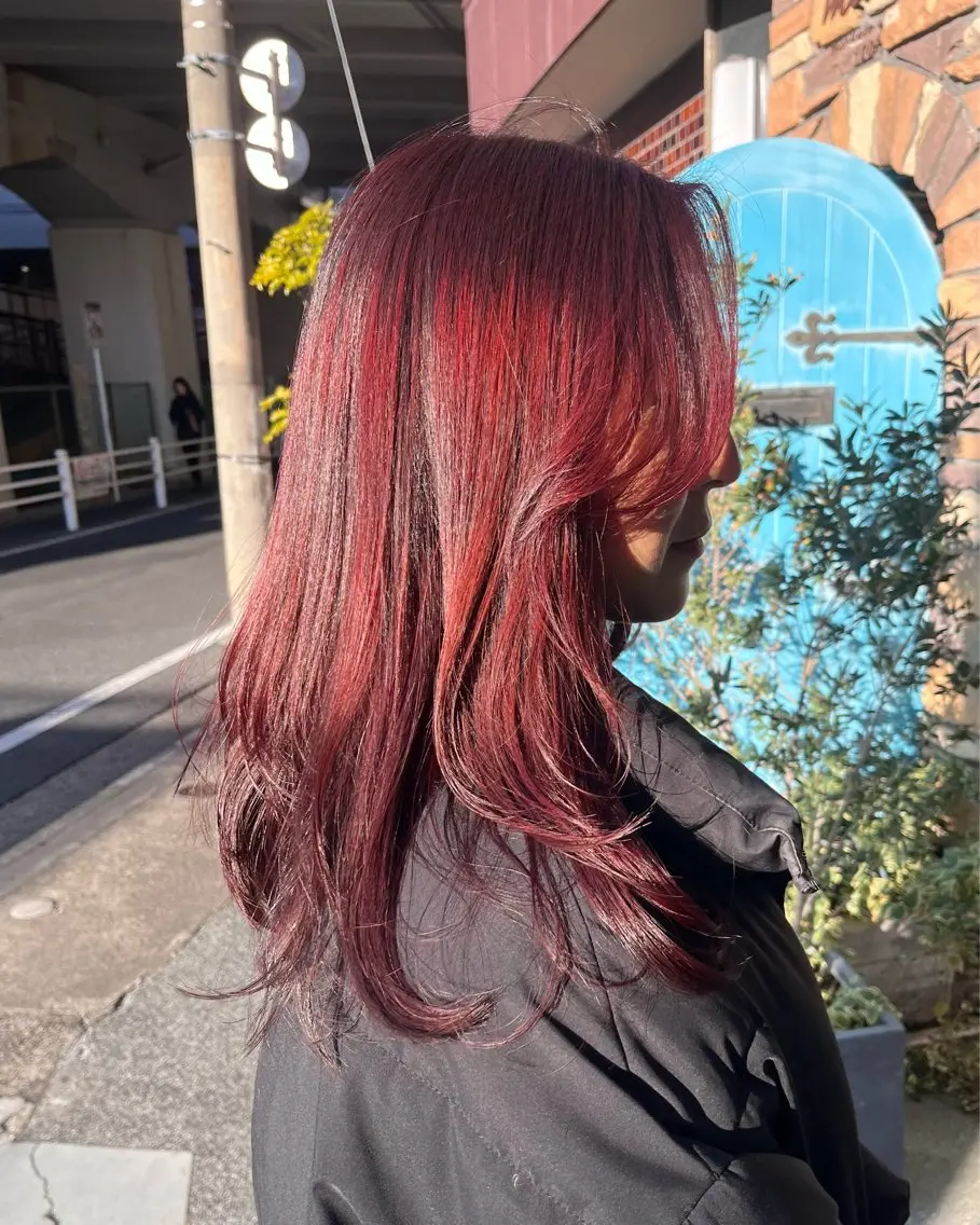 セミロング カラー ブリーチ ブリーチなしカラー レッドカラー レイヤーカット 透明感カラー/パーマ 🌀アオノのヘアスタイル