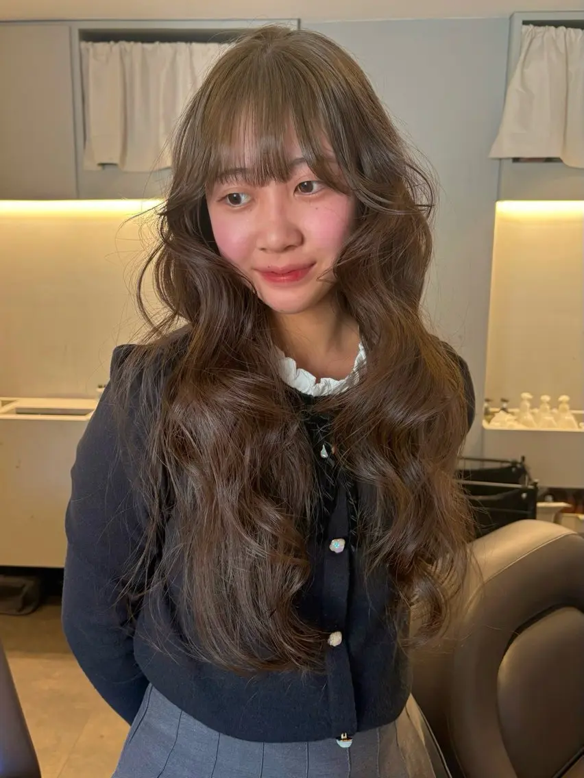ロング カラー ベージュカラー ブリーチ ブリーチなしカラー オリーブベージュ ユナ ボブカット /ベージュのヘアスタイル
