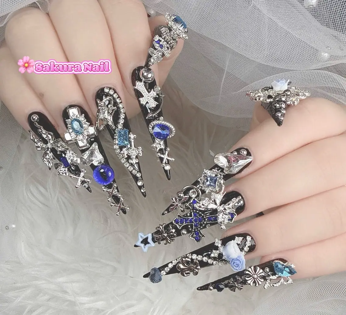 ネイル アートネイル オーロラネイル ボルドー チークネイル フレンチネイル ハンドネイル Sakura Nail Salonのネイルデザイン