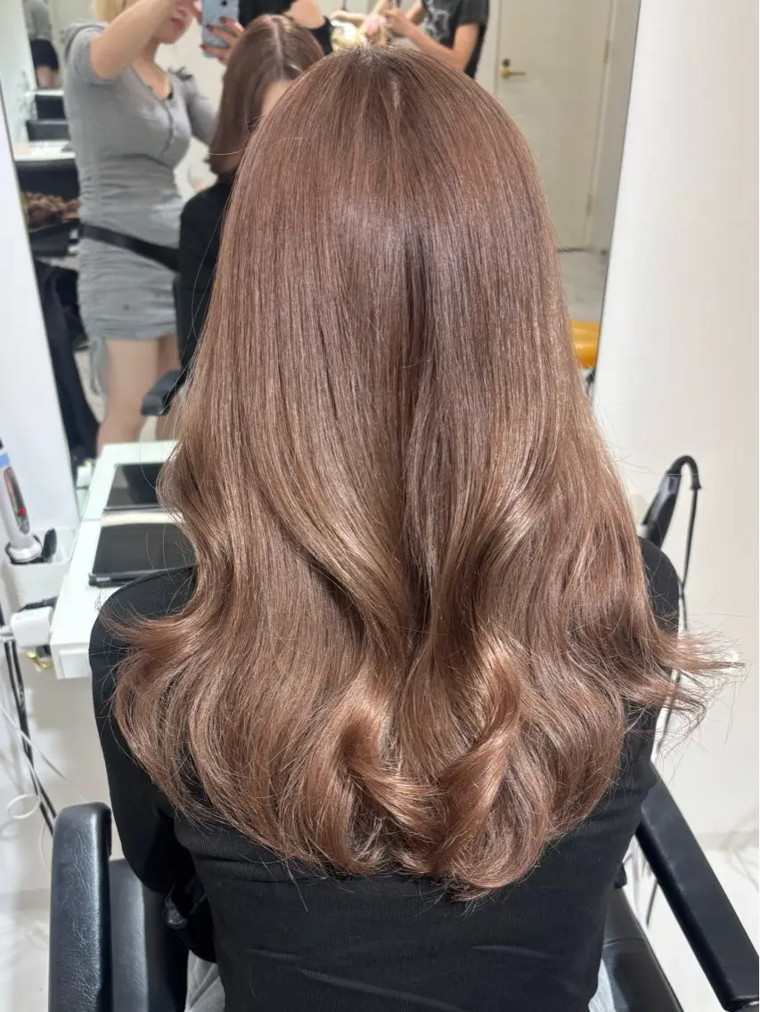 セミロング カラー ベージュカラー ブリーチ ミルクティーベージュ ヘアカラー 🩶大人韓国ヘア 渋谷/Satsukiのヘアスタイル