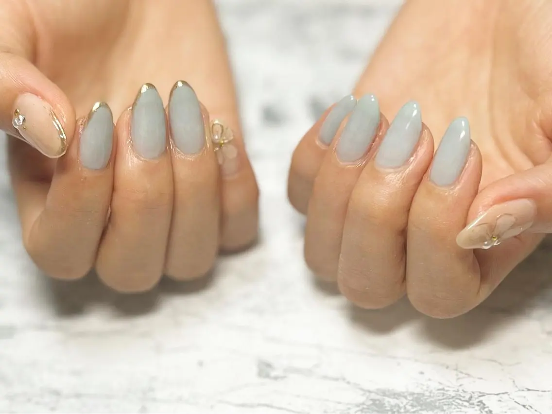 ネイル フットネイル 水色 ニュアンスネイル シンプルネイル 春ネイル nail fufla ♡yamane♡のネイルデザイン
