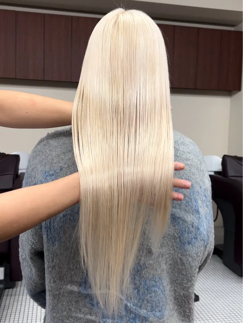 ロング カラー ショートボブ ブリーチ ブロンド ケアブリーチ 透明感カラー レイヤー専門家 ダブルカラー修のヘアスタイル