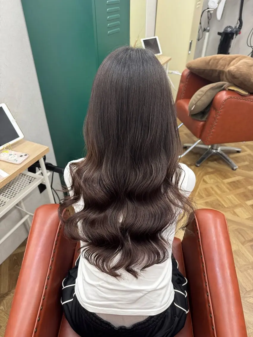 ロング パーマ カット パーマ トリートメント 見奈美 凜のヘアスタイル