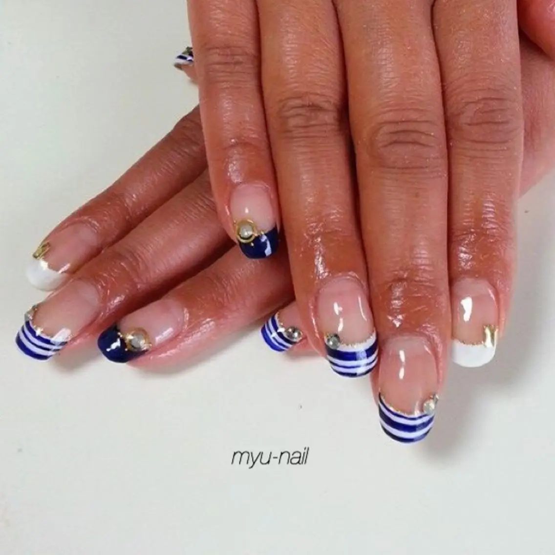 ネイル アートネイル ボーダー ネイビー ホームサロン myu-nailのネイルデザイン