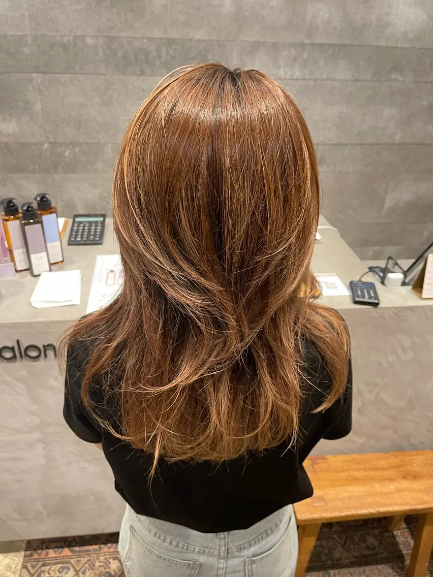 ロング モリタ アンナのヘアスタイル