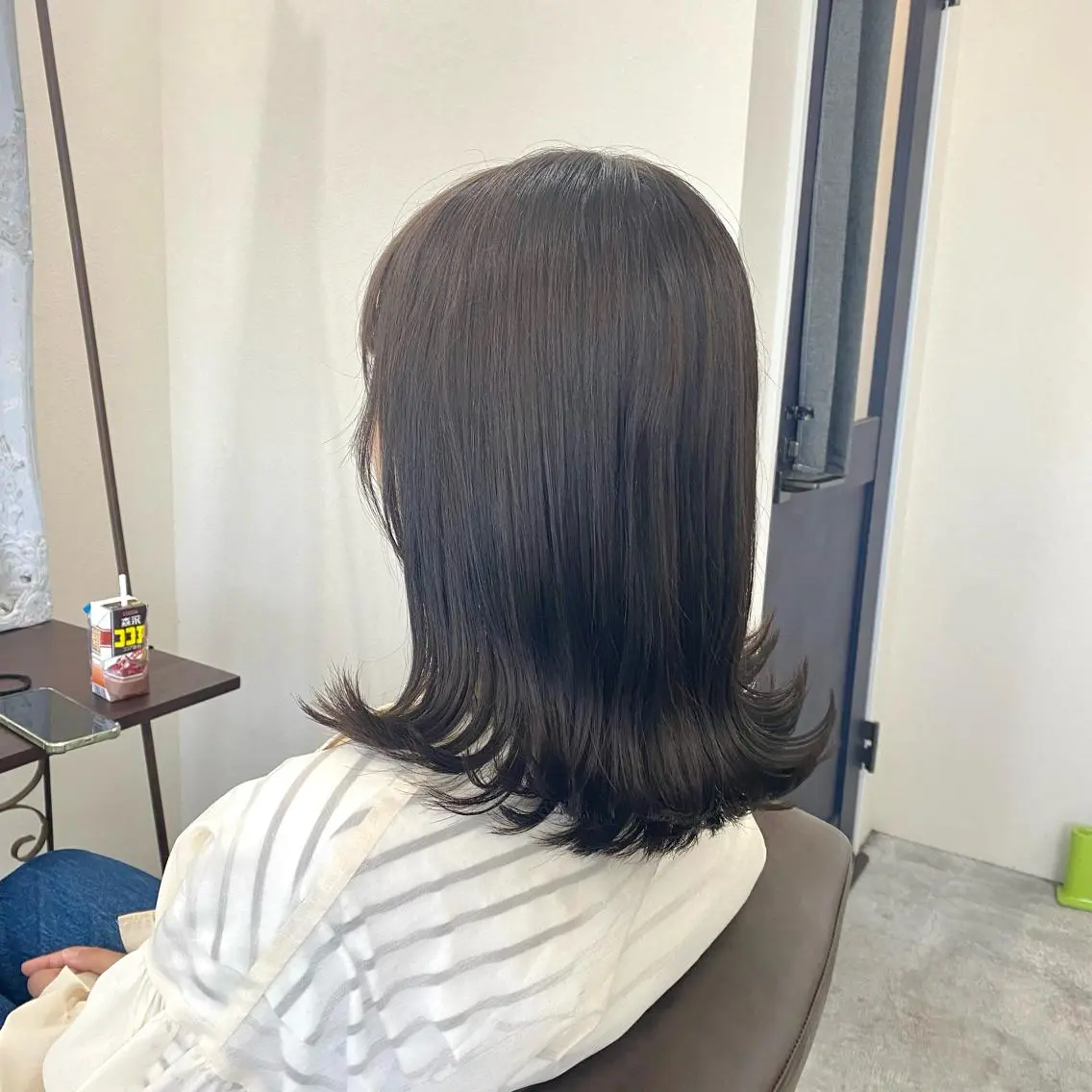 セミロング カラー アッシュ アッシュブラウン ブラウンカラー 長岡 俊樹のヘアスタイル
