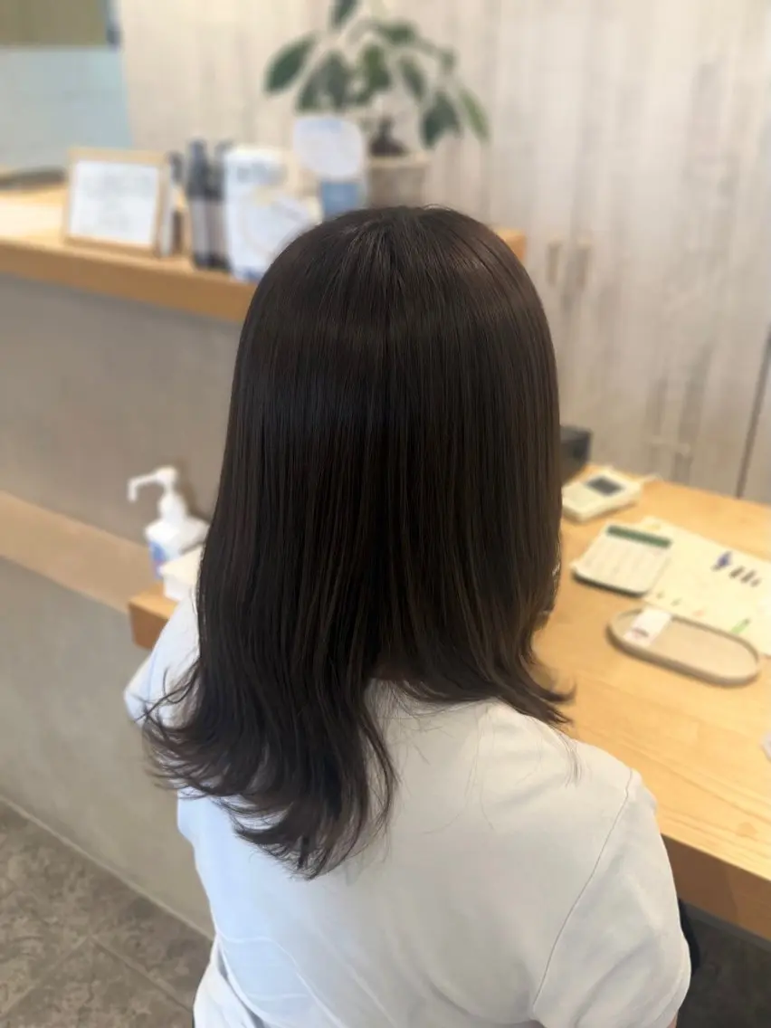 ミディアム カラー 西村 華凜のヘアスタイル