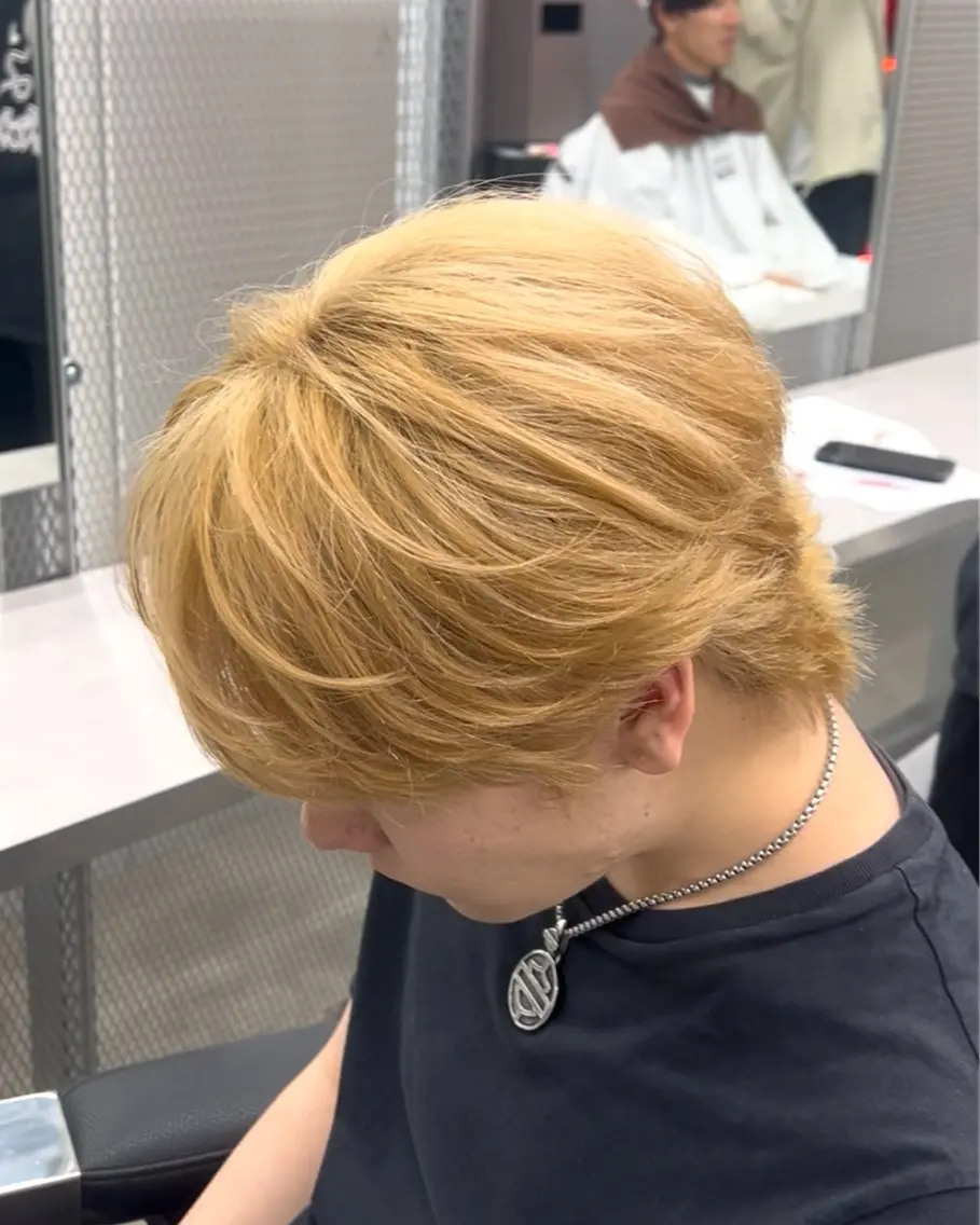 ショート カラー メンズ メンズブリーチ メンズハイトーン マッシュ ベージュカラー ブリーチ カット ヘアカラー 👑短髪ハイトーン/ 新宿/ユウマ👑のヘアスタイル