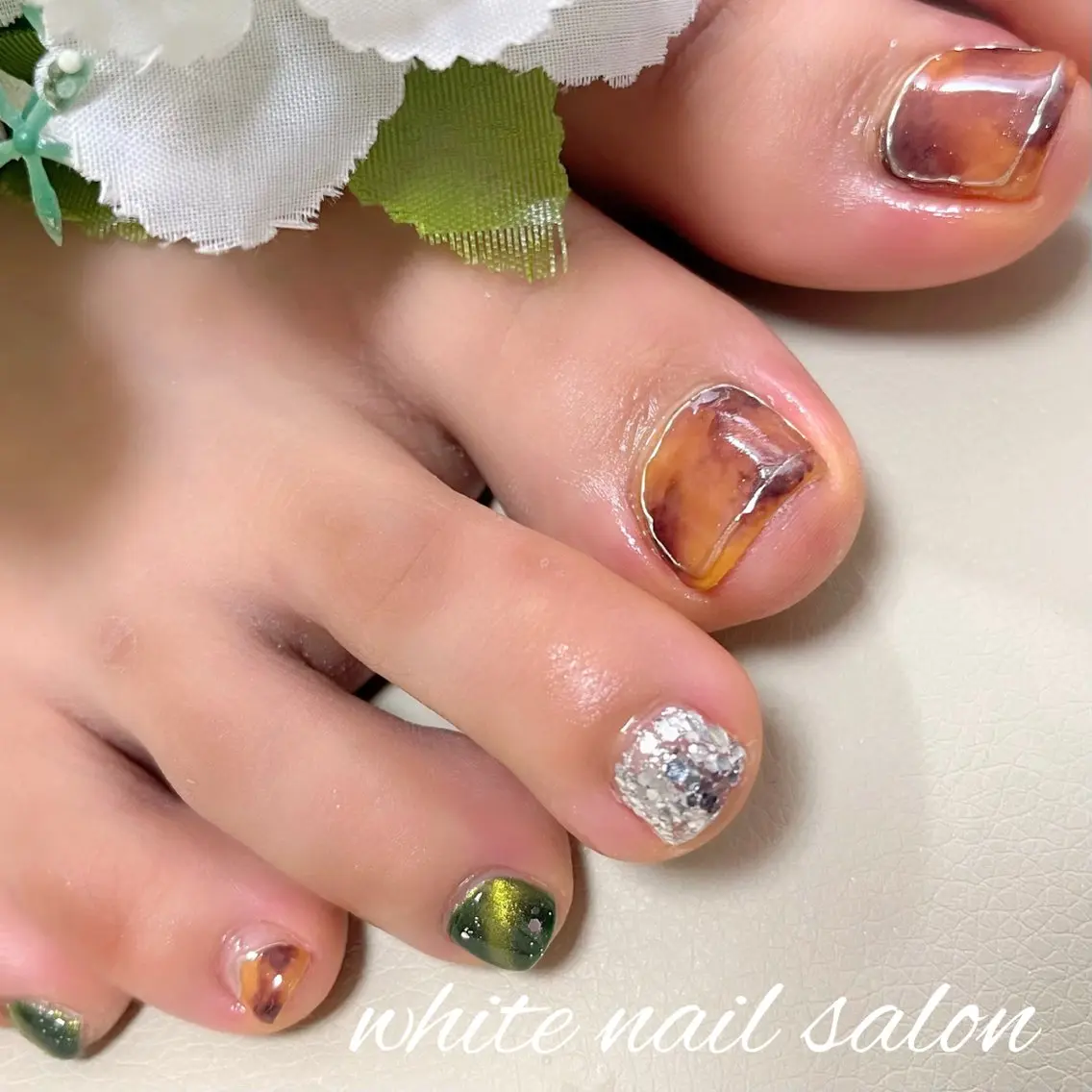 ネイル ラメ(グリッター) フットネイル white nail salonのネイルデザイン