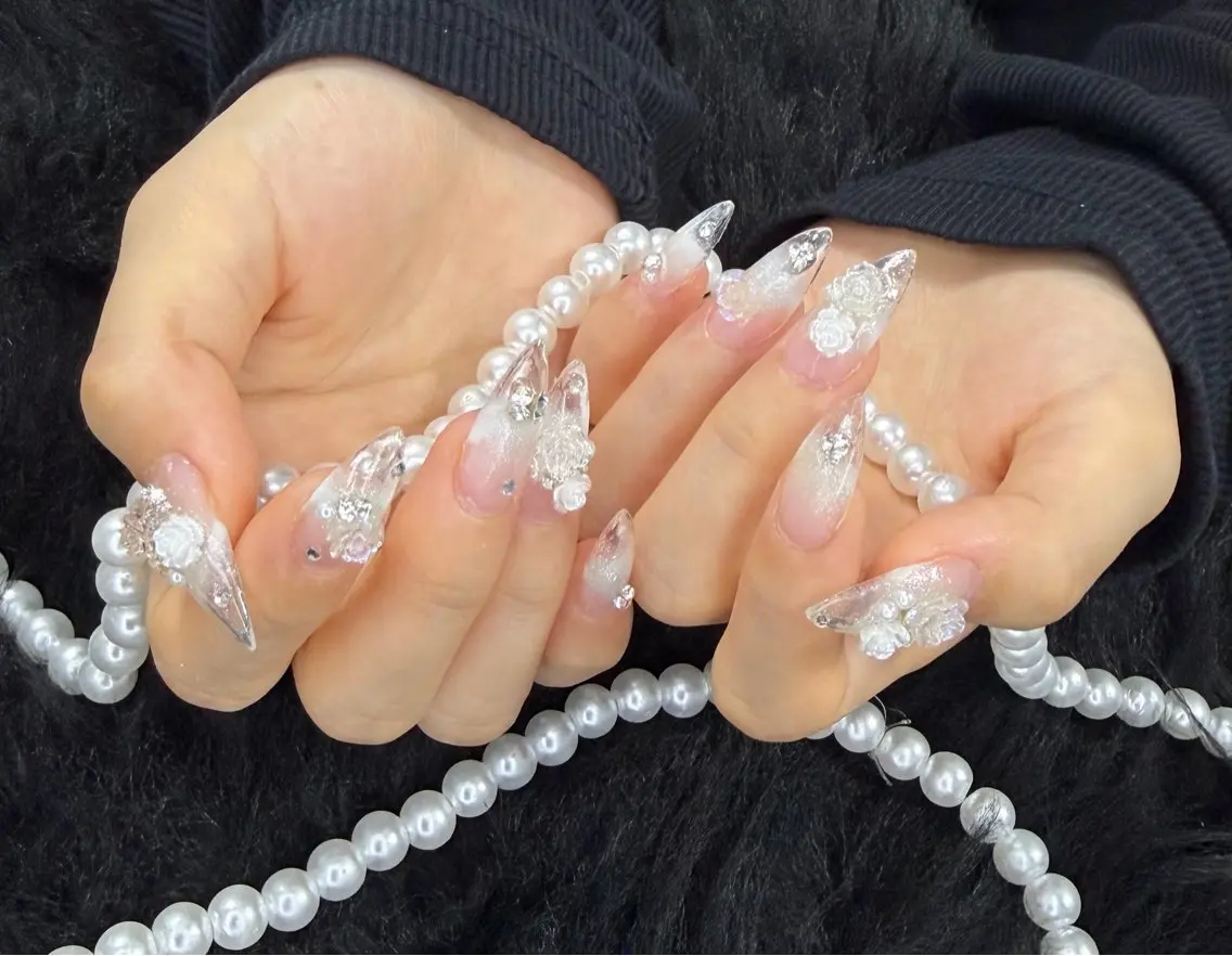 ネイル ハンドネイル Rinaky Amee Nailのネイルデザイン