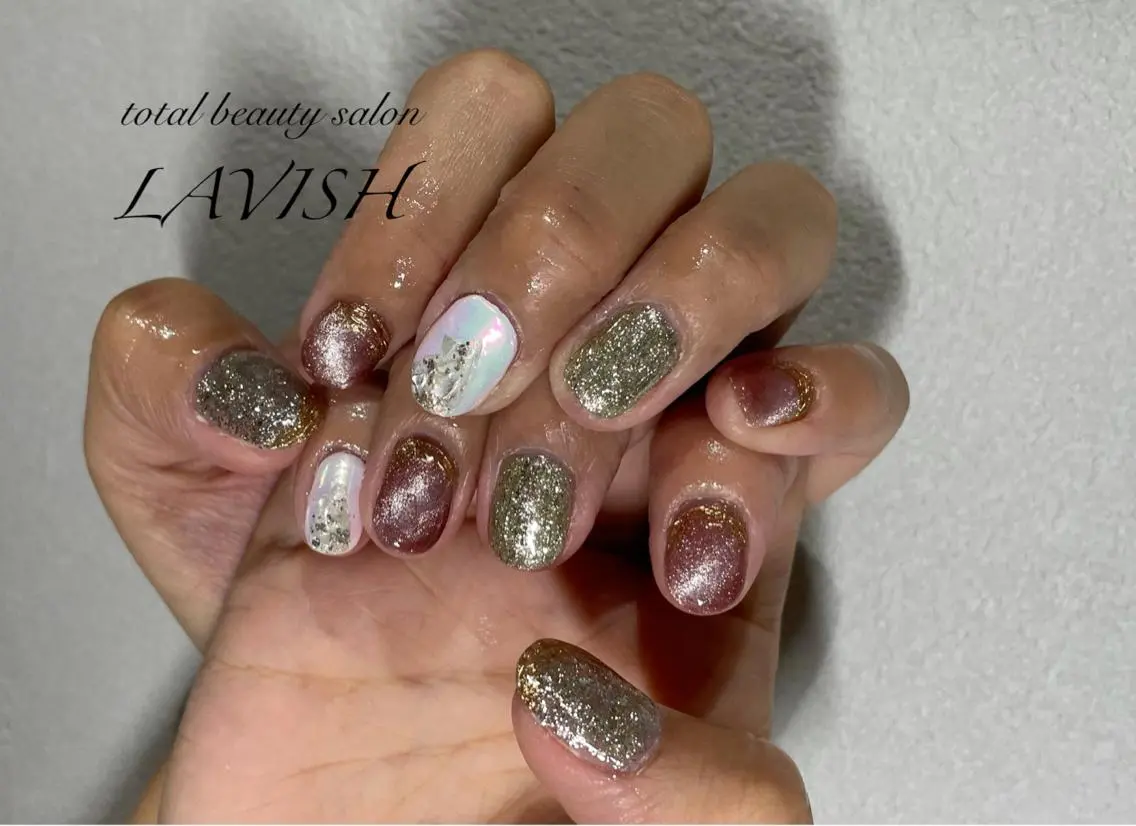 ネイル LAVISH 大和店 emi・:*+のネイルデザイン