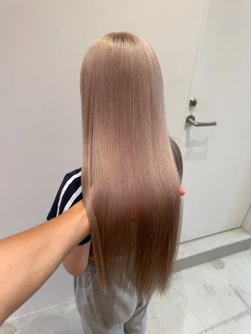 ロング カラー ブリーチ 透明感カラー ハイトーンカラー ヘアカラー ハイトーン/ ブリーチ/縮毛矯正のヘアスタイル