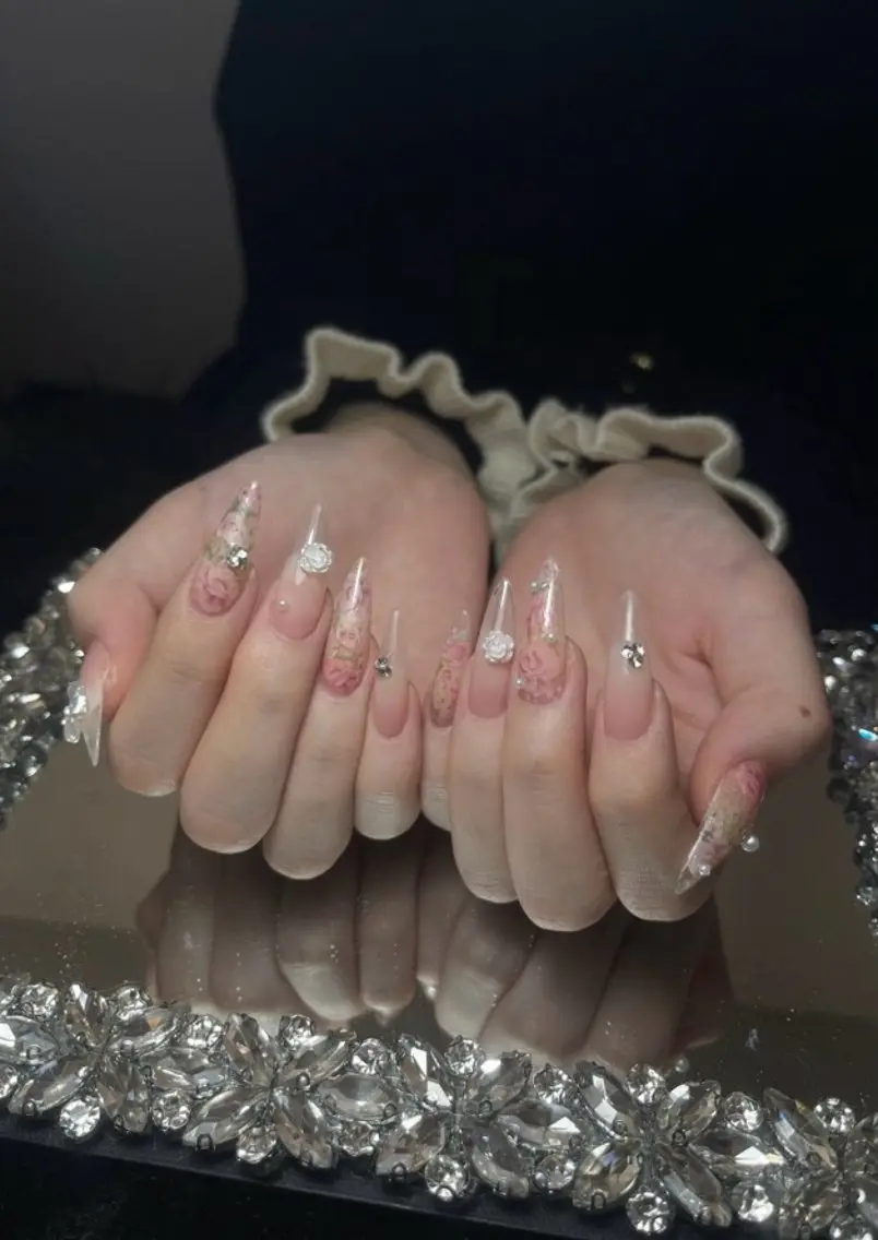 ネイル アートネイル ボルドー フレンチネイル ジェルネイル 氷ネイル・うるうるネイル ハンドネイル Julie NailSalonのネイルデザイン