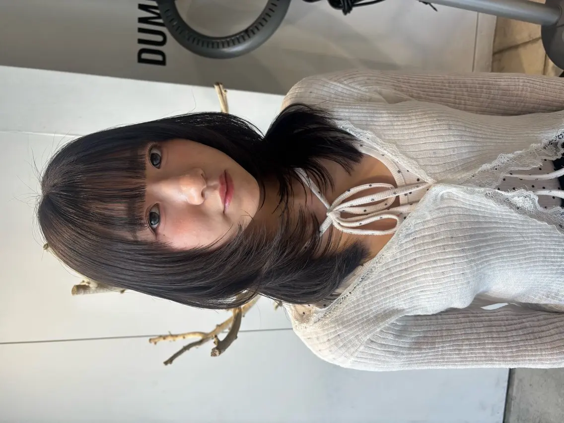 セミロング カット ヘアカラー 🎀抜け感ナチュラル 🎵asuna🪽のヘアスタイル