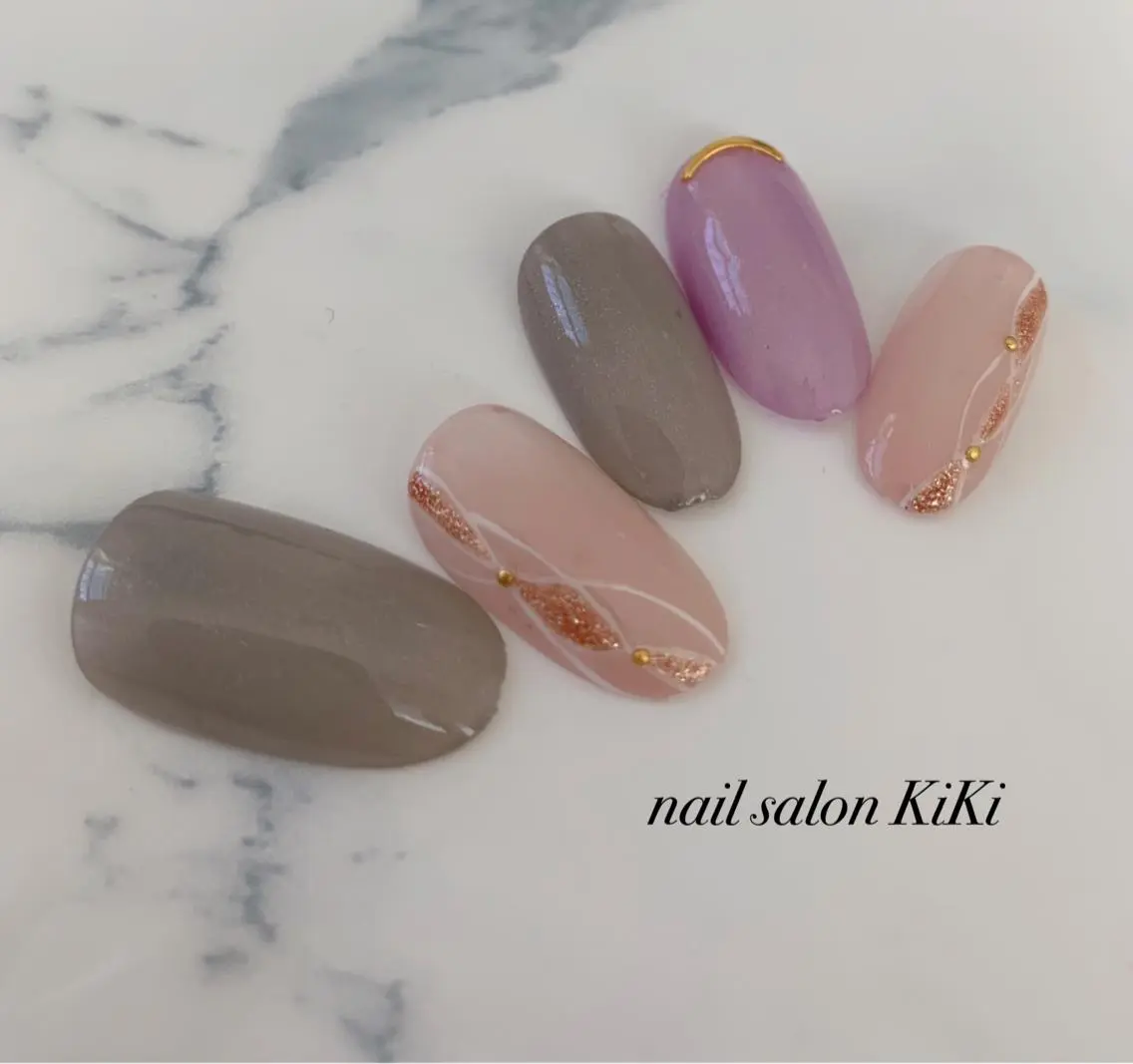 ネイル ゴールド K. KiKiのネイルデザイン