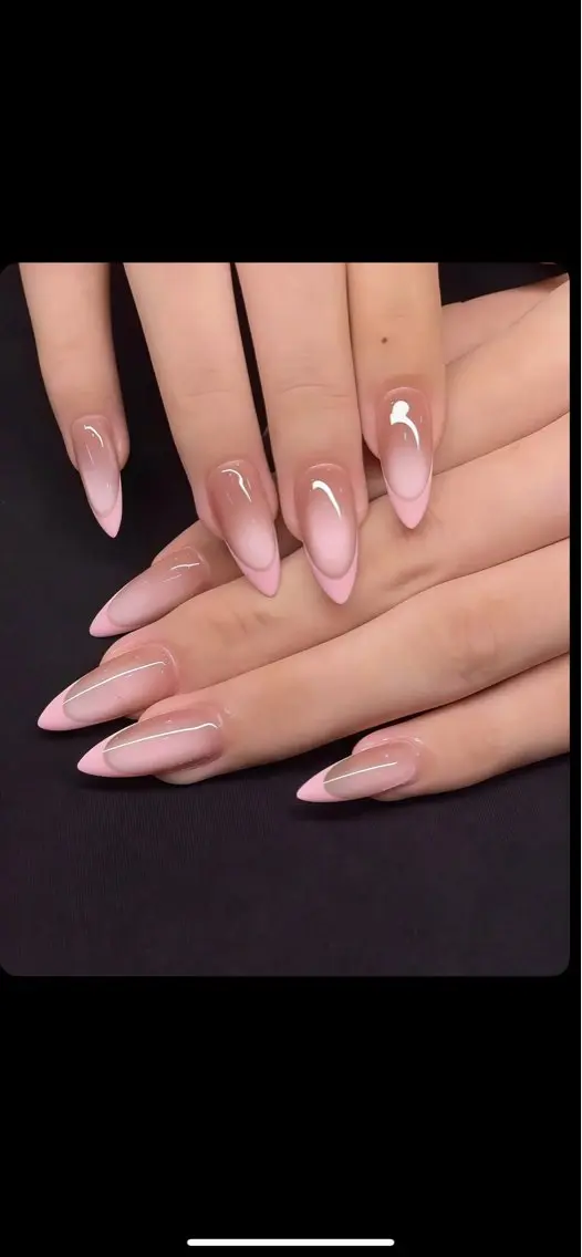ネイル チークネイル フレンチネイル マグネットネイル ハンドネイル NiJi Nailsのネイルデザイン