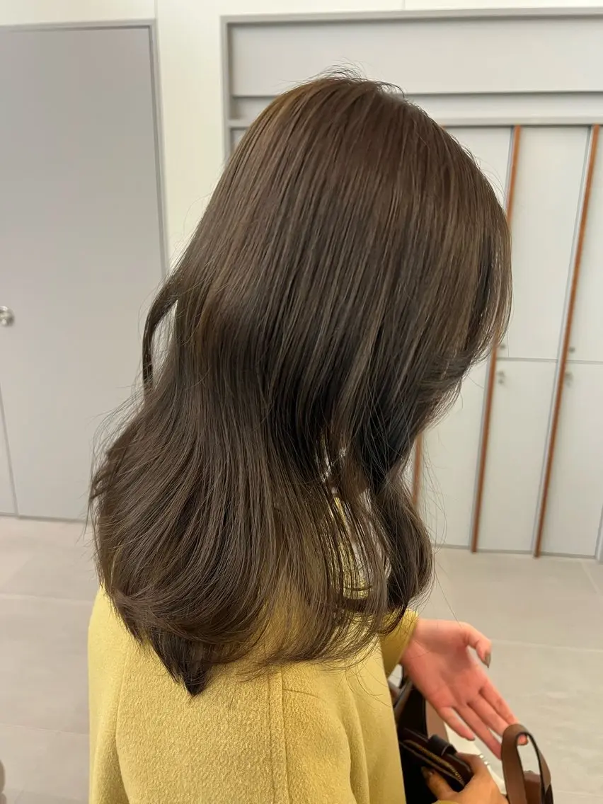ミディアム カット ヘアカラー トリートメント 柔らかいカラー🎀 rinaのヘアスタイル