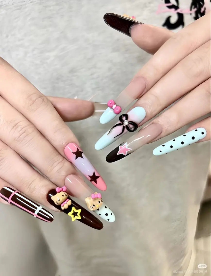 ネイル アートネイル ジェルネイル キラキラネイル 持ち込み ワンホンネイル Panda chan Novaのネイルデザイン
