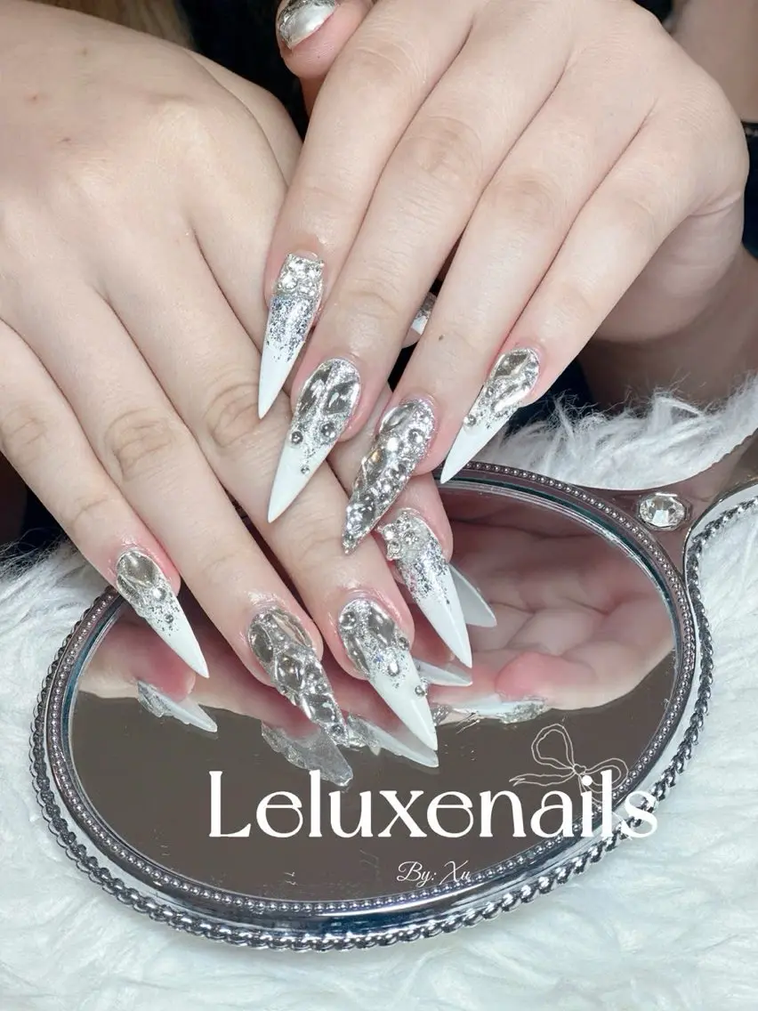 ネイル LE LUXE NAILSのネイルデザイン