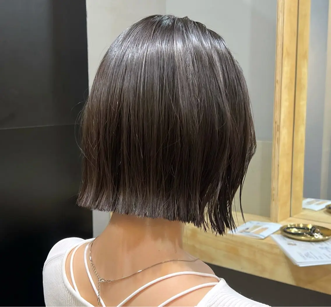 ショート カラー 透明感カラー グレージュ ボブ 神戸ボブ✂️ ioe三宮/田 伸佳のヘアスタイル