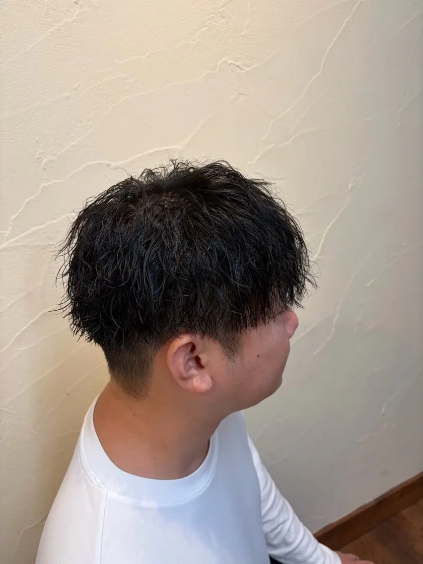 パーマ メンズ 毛戸 敦也のヘアスタイル