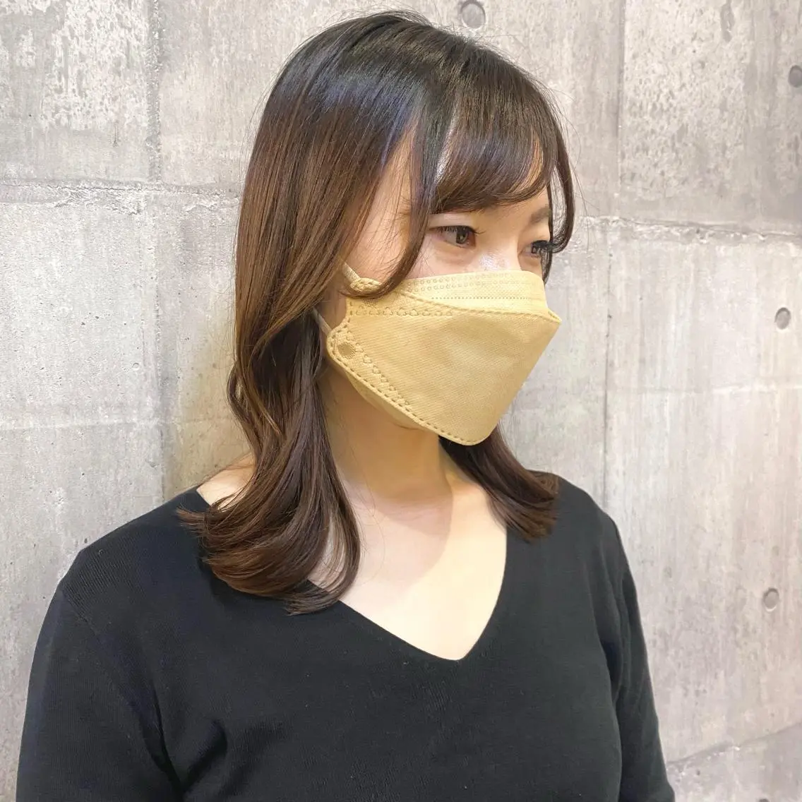 セミロング 顔周りカット 比嘉 陽のヘアスタイル