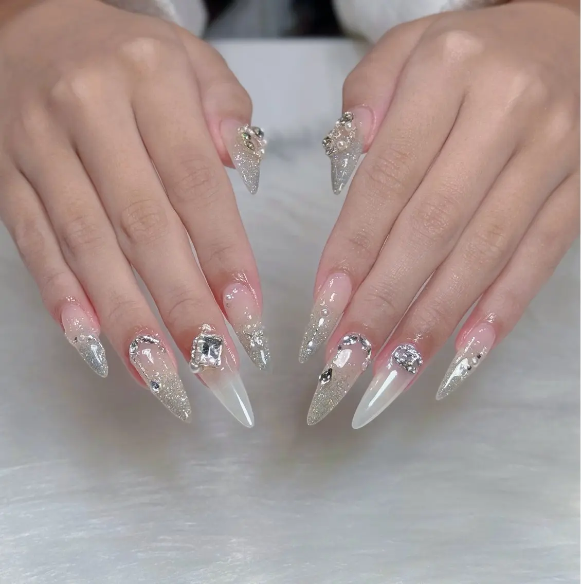 ネイル アートネイル オーロラネイル ジェルネイル 韓国ネイル ロングネイル ハンドネイル Nichi Nailsのネイルデザイン