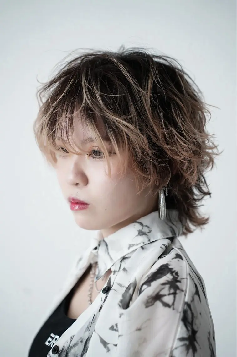 ショート カラー ブリーチ 鳥ちゃん🐥/中性系 /西中島/新大阪のヘアスタイル