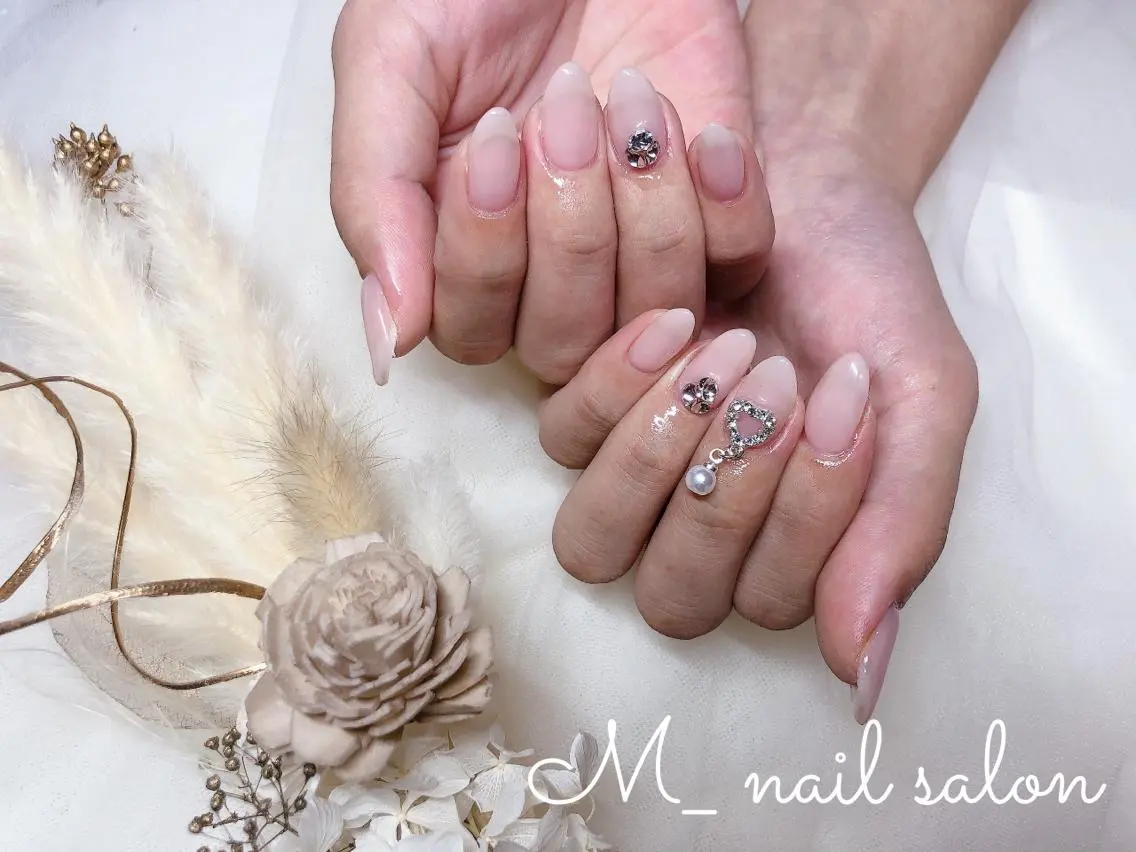 ネイル シンプルネイル M_ nail salonのネイルデザイン