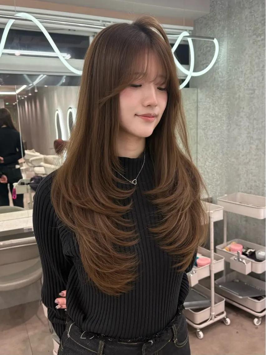 ロング カラー ヘアアレンジ アッシュ 黒髪 ブリーチ ブルーカラー ブルーブラック カット 縮毛矯正 トリートメント ヘアセット 大宮‎縮毛矯正🩵 レイヤー　佐藤和のヘアスタイル