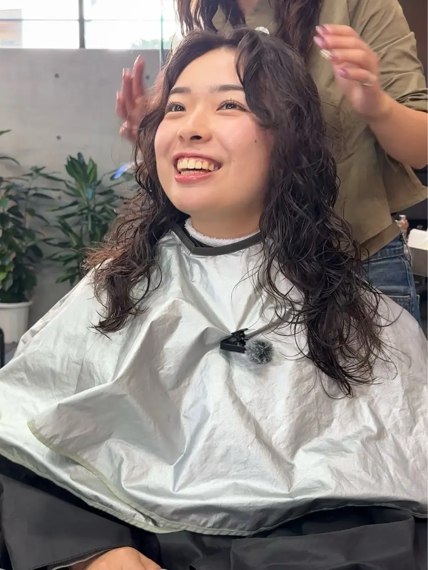 ロング パーマ ハッシュカット ハイレイヤー レイヤーカット ロング ウルフカット カット パーマ レイヤーカット\ウル フ　chinatsuのヘアスタイル