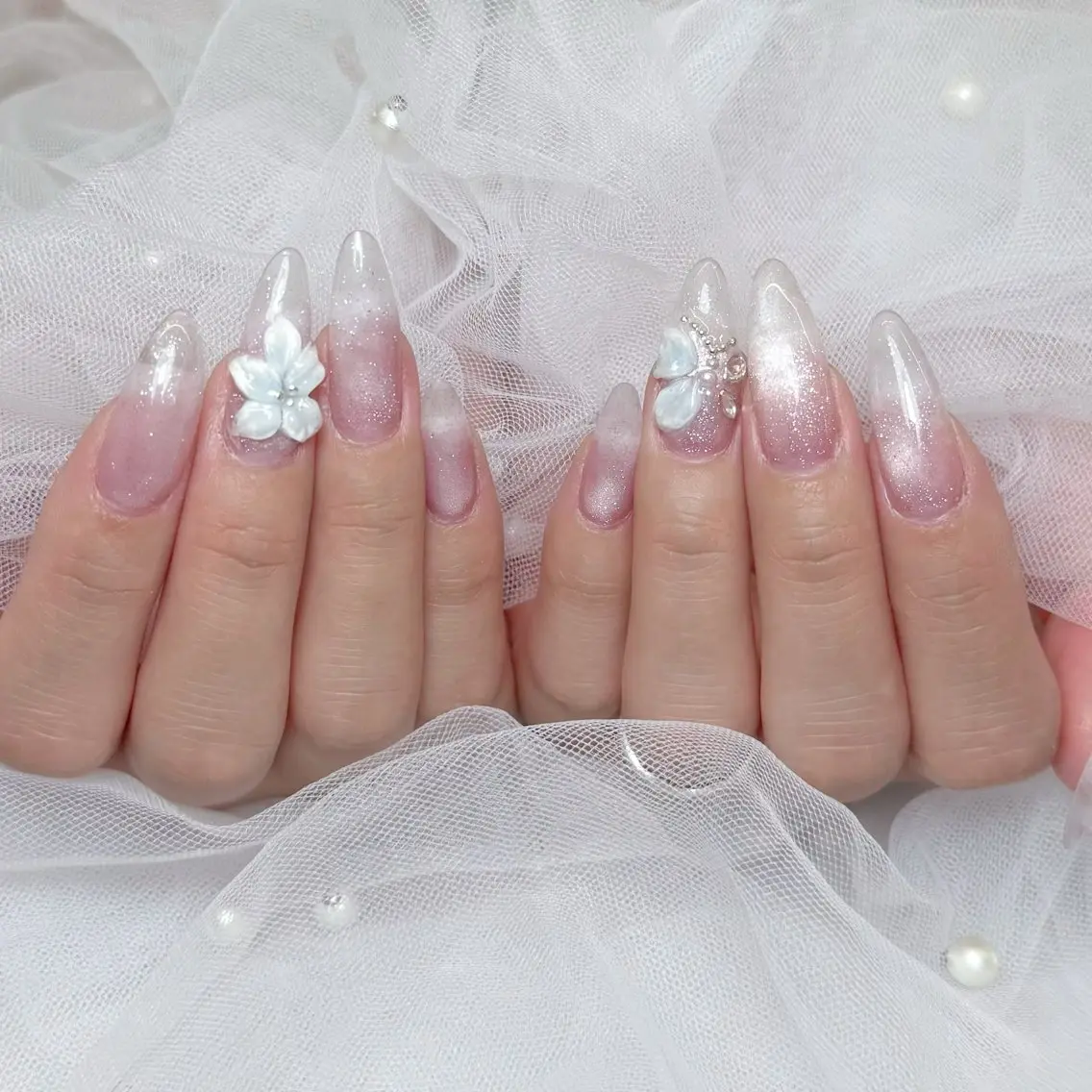 ネイル アートネイル クリアネイル 長さ出し ハンドネイル mau🩵 堺筋本町nailのネイルデザイン