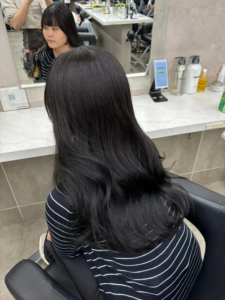 ロング カラー 抜け感レイヤー︴ ニュアンスカラーのヘアスタイル