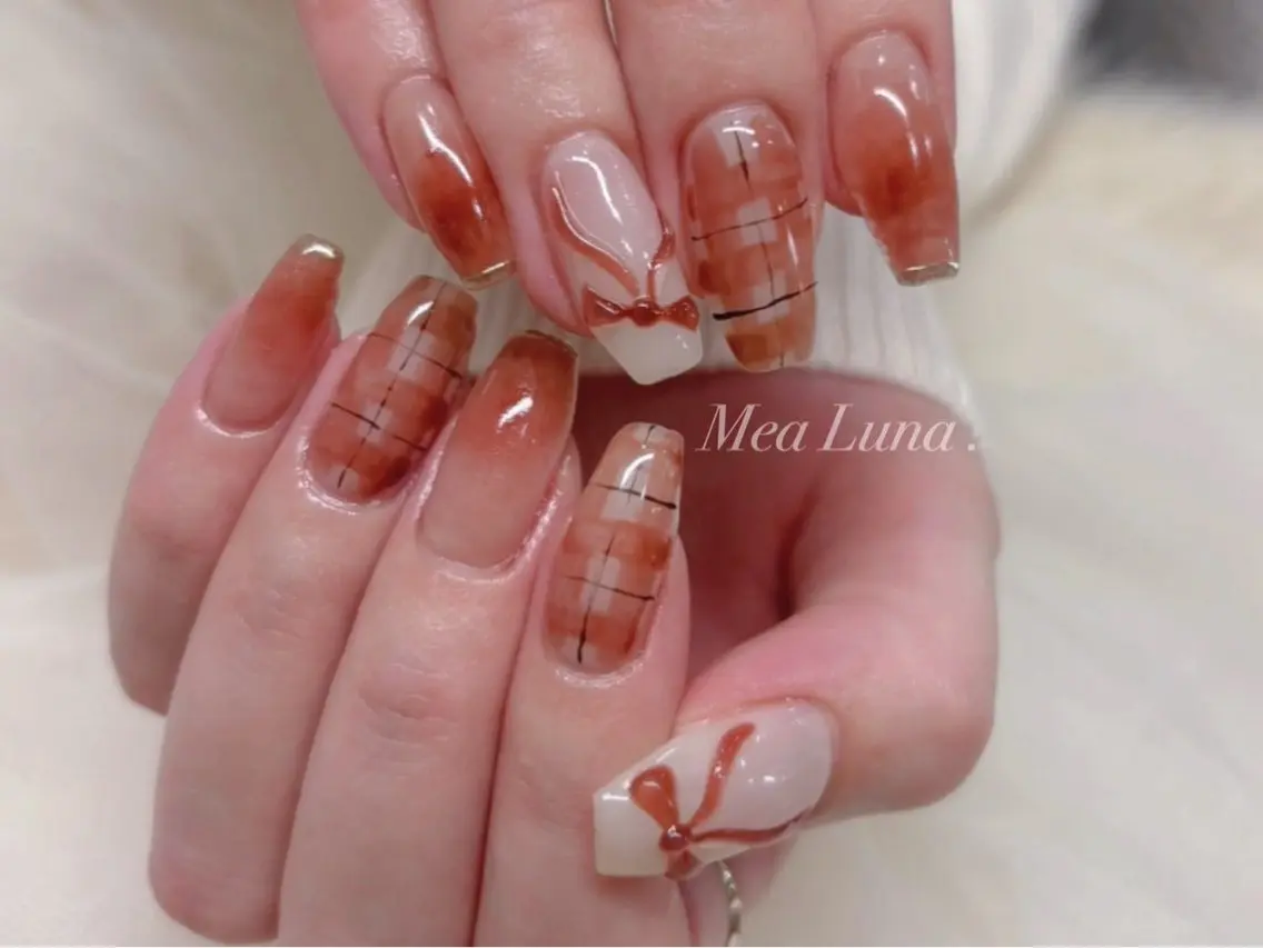 ネイル ハンドネイル Mea Luna .のネイルデザイン