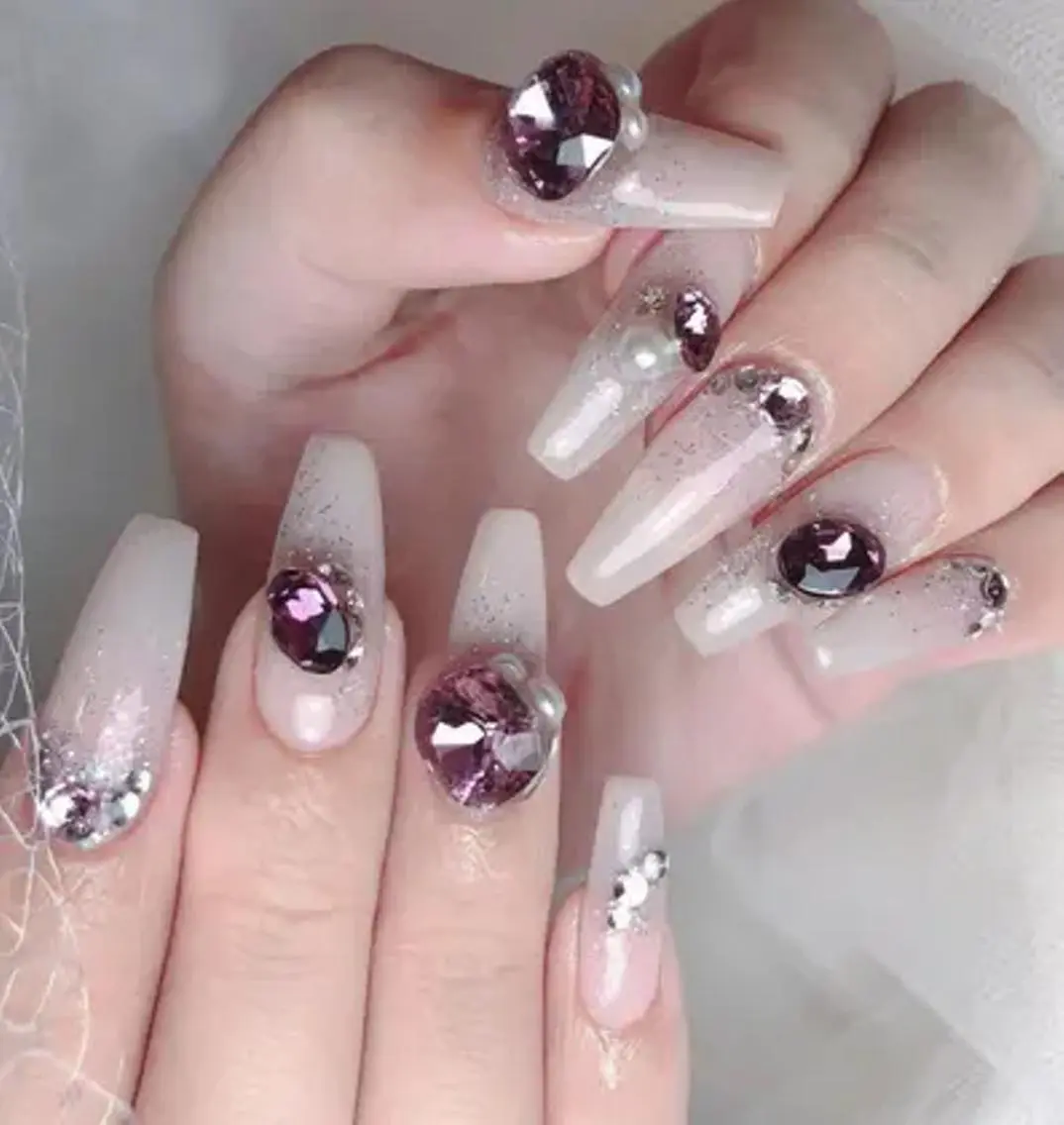 ネイル ハンドネイル Queen‘s シンのネイルデザイン