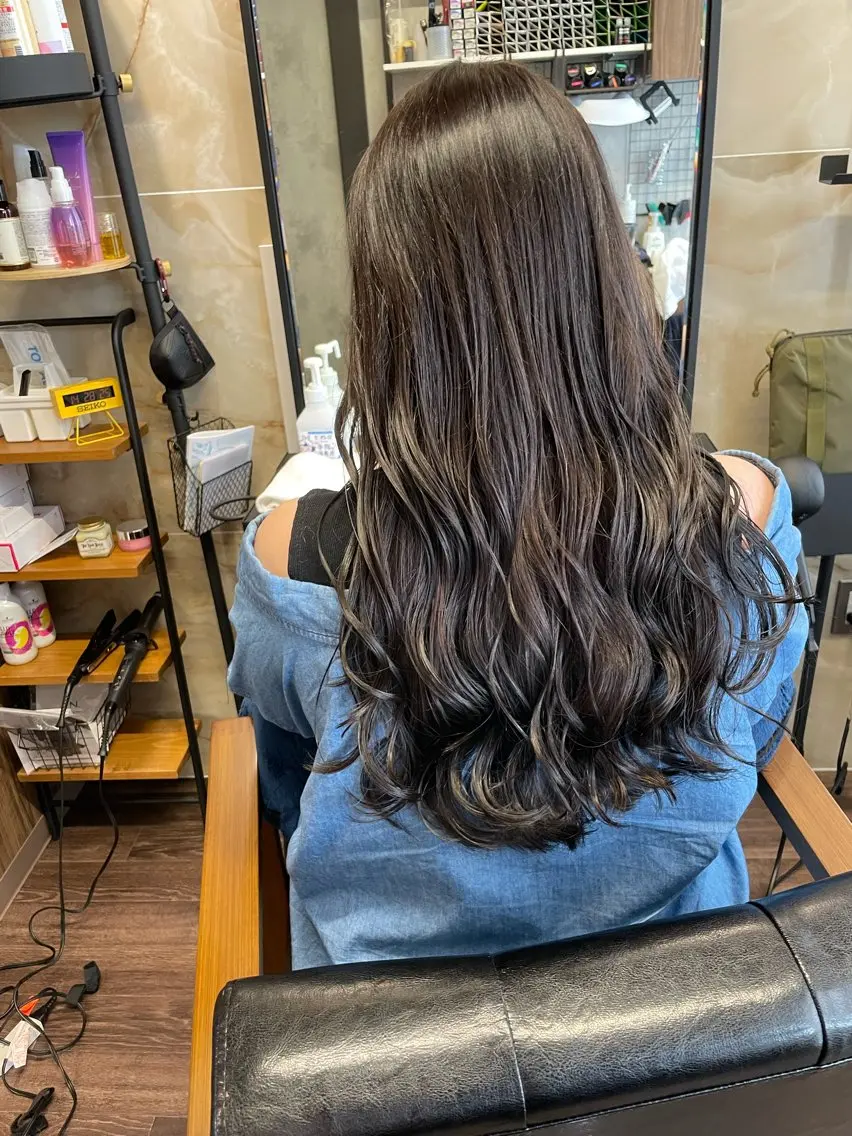 ロング カラー カット ヘアカラー Lull1人美容室 バレイヤージュのヘアスタイル