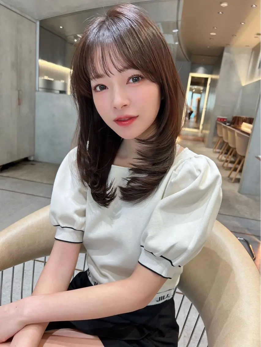 ミディアム レイヤーカット カット ヘアカラー トリートメント 小顔レイヤー/顔周り 艶髪カラー/金山のヘアスタイル