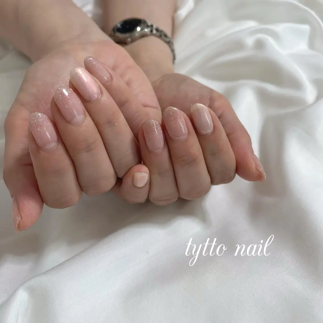 ネイル グラデーション ラメ(グリッター) ラメグラデーション オフィスネイル ワンカラーネイル ハンドネイル tytto nail ❤︎‪‪eri‪‪のネイルデザイン