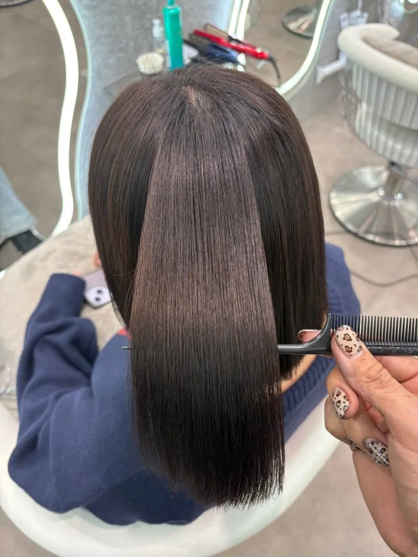 ミディアム ヘアアレンジ アッシュ ボブ くびれヘア 顔まわりレイヤー 顔周りカット カット 縮毛矯正 トリートメント ヘアセット 大宮‎縮毛矯正🩵 レイヤー　佐藤和のヘアスタイル