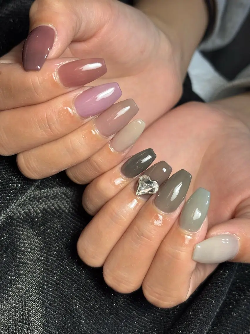 ネイル ハンドネイル フットネイル ✴︎ Delightのネイルデザイン