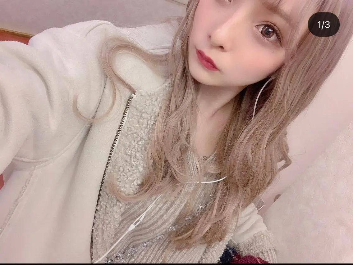 ロング カラー 透明感ハイトーン🦄 キラ🌈のヘアスタイル